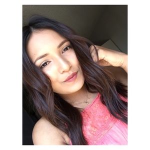 Meet your Posher, Adilene